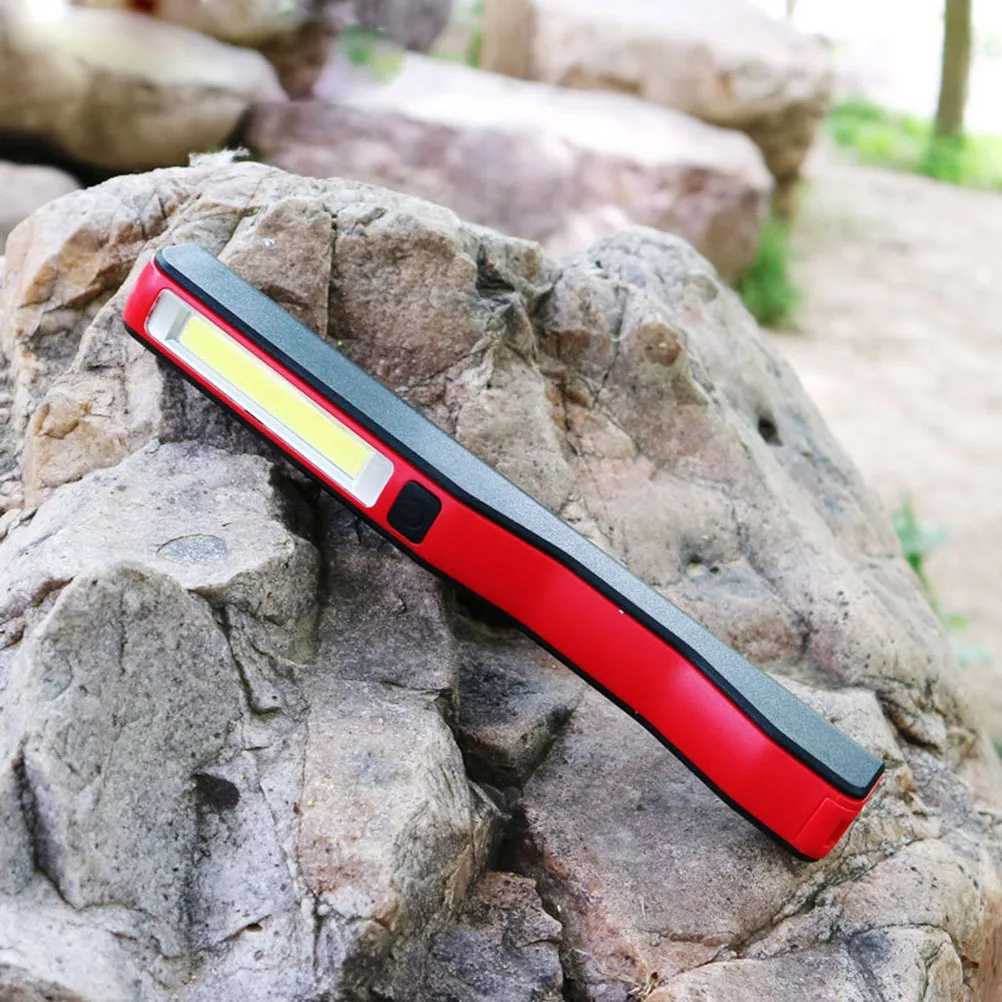 Cob Led Pen Light ضوء العمل المحمولة 120 °   قاعدة مغناطيسية دوارة لإصلاح الإلكترونيات في حالات الطوارئ على جانب الطريق باللون الأحمر