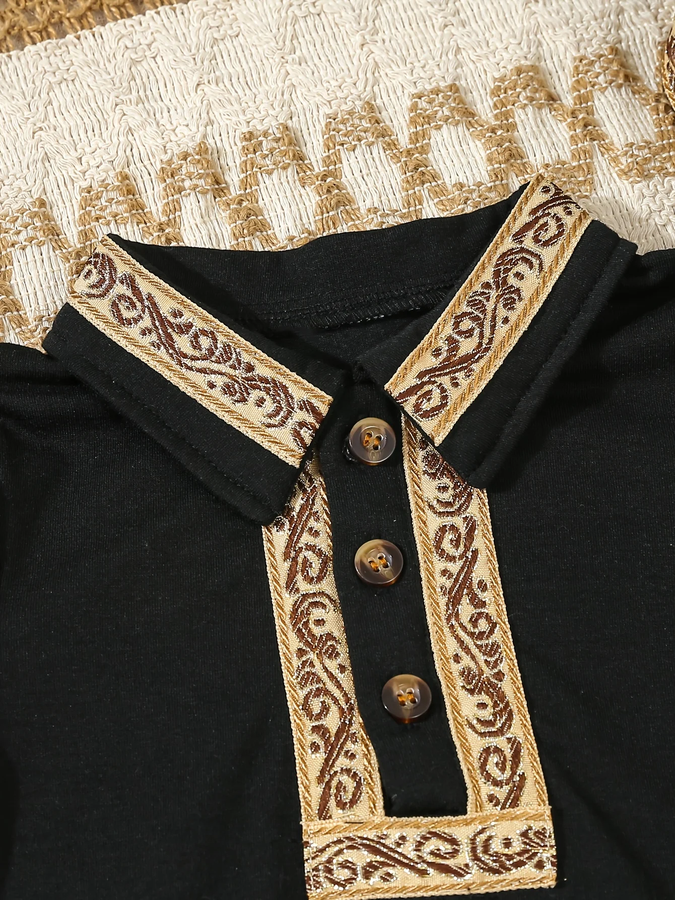 Conjunto bebé niño con camisa étnica y pelele triangular - imagen 3
