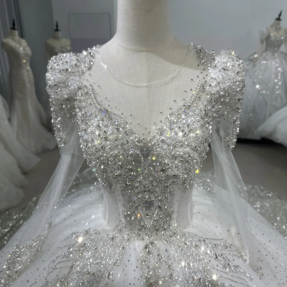 Silver Wedding Dress Luxo Long Sleeve O Neck Lace Up Back Beading Sequins Crystal Ball Gown Bridal Dress for Brides