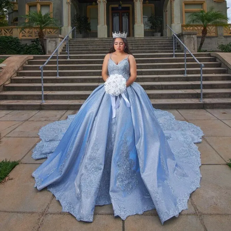 Небесно-голубое блестящее платье Quinceanera на тонких бретельках, атласные аппликации из бисера, роскошное милое бальное платье принцессы на заказ