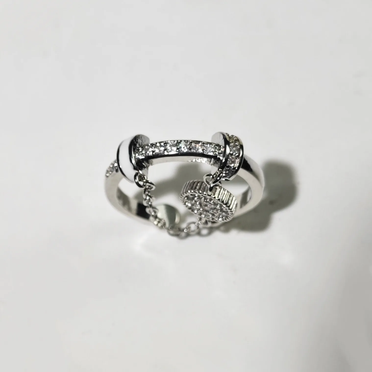 

Женское кольцо с кисточкой-цепочкой, ниша, легкая роскошь, элитный, универсальный, позолоченное отверстие