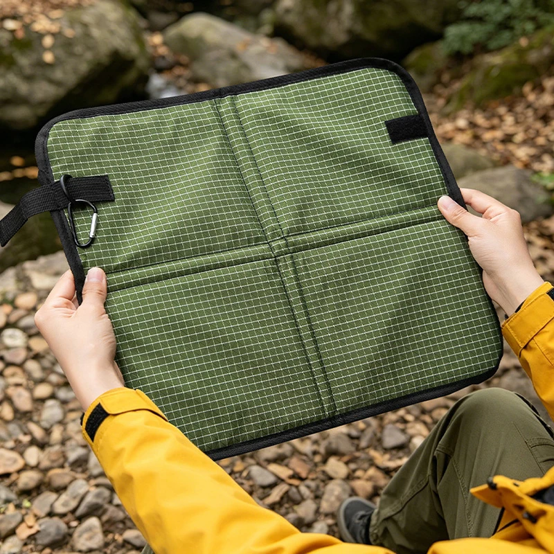 Outdoor folding seat cushion portable anti slip lawn mat hiking and mountaineering moisture-proof floor mat picnic mat