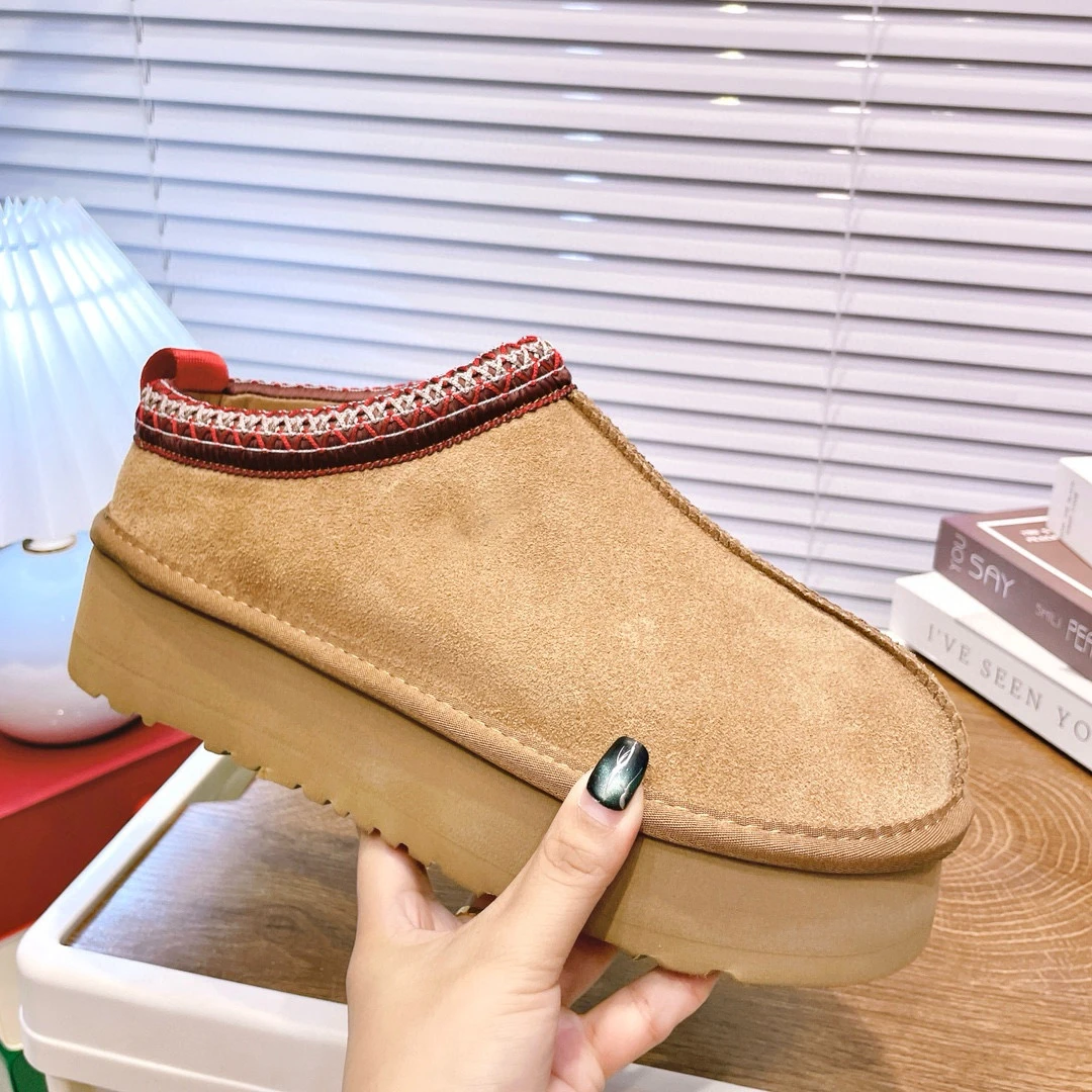 شتاء جديد لعام 2025 شباشب على الطراز العرقي للنساء من الفرو متكاملة دافئة مسطحة القاع للنساء من الجلد الطبيعي أحذية الثلوج من الفرو الحقيقي #5