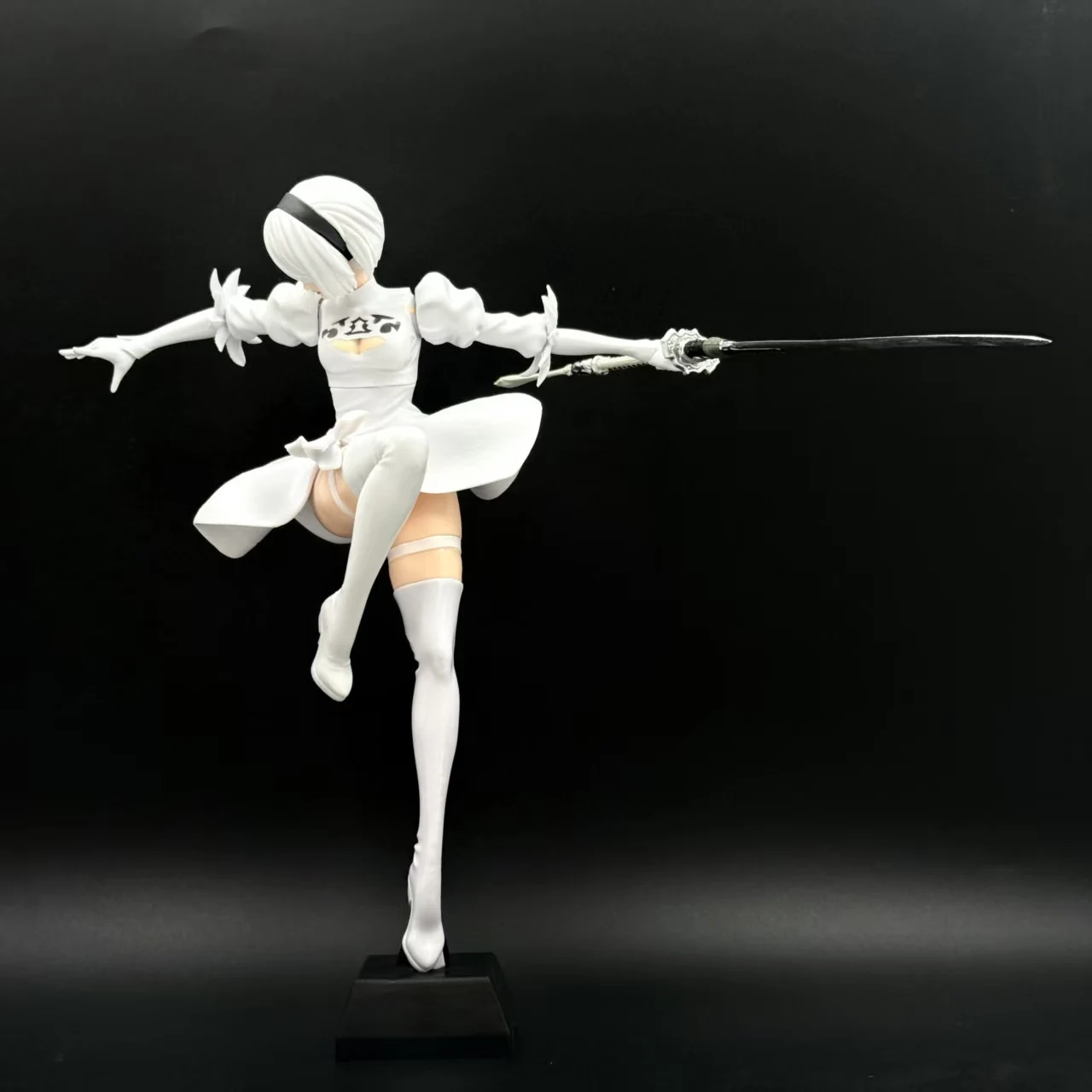 24ซม. นีเออร์ ออโตมาต้า โยรฮา หมายเลข ฟิกม่า 2B ไลฟ์ฟอร์ม ไคเน่ นีเออร์ แบบที่ 2 ตุ๊กตาแอคชั่นฟิกเกอร์ PVC ของสะสม รูปปั้น ของขวัญ