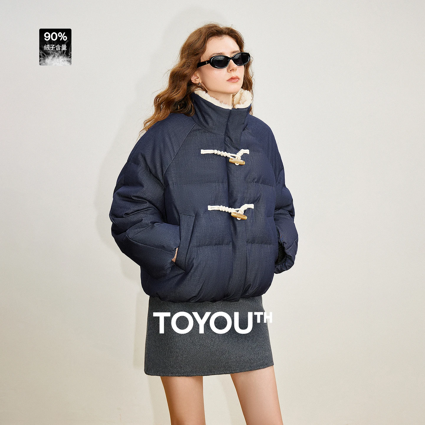 TOYOUTH النساء 90% الأبيض بطة أسفل سترة 2025 شتاء جديد ريترو كلية البقرة القرن زر سماكة الدافئة قصيرة الخبز سترة