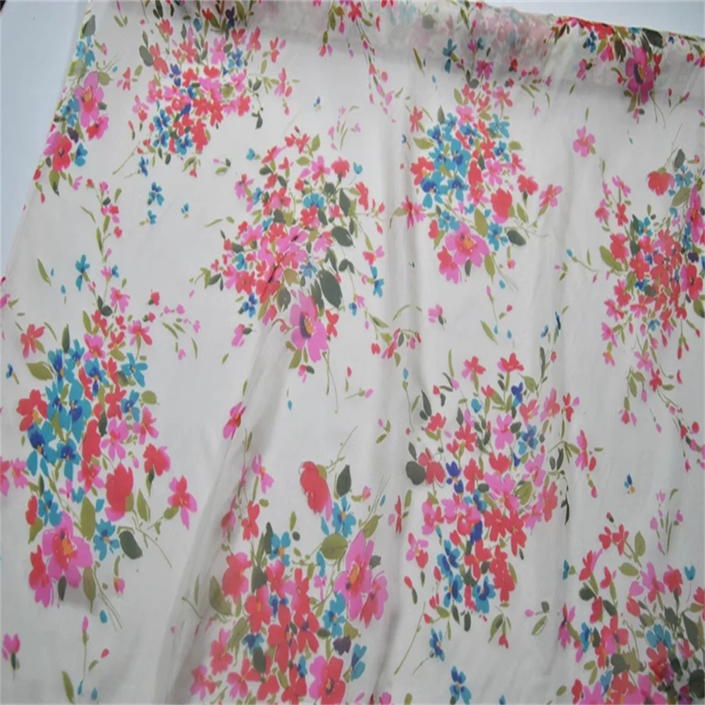 Hot Sale Small Floral Printing Design Elegant Style Chinese Supplier Silk Chiffon Fabric for Lady Popular Dress