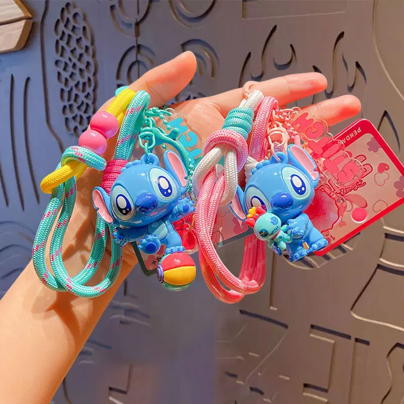 LLavero de peluche de punto Original de Disney, bonito bolso para pareja, accesorio de llavero de coche Kawaii, Esquema de colores de dopamina, regalo de vacaciones