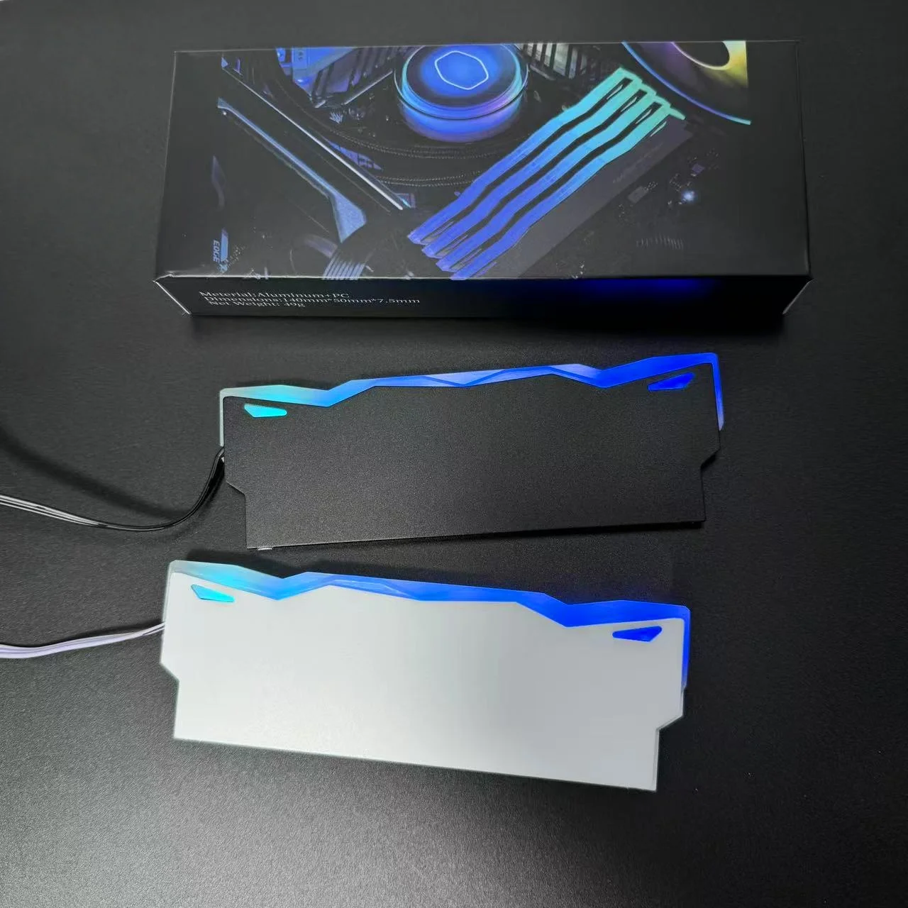 Memory cooling cover supports ARGB light synchronization. Provides efficient cooling. Suitable for cooling the memory of desktop