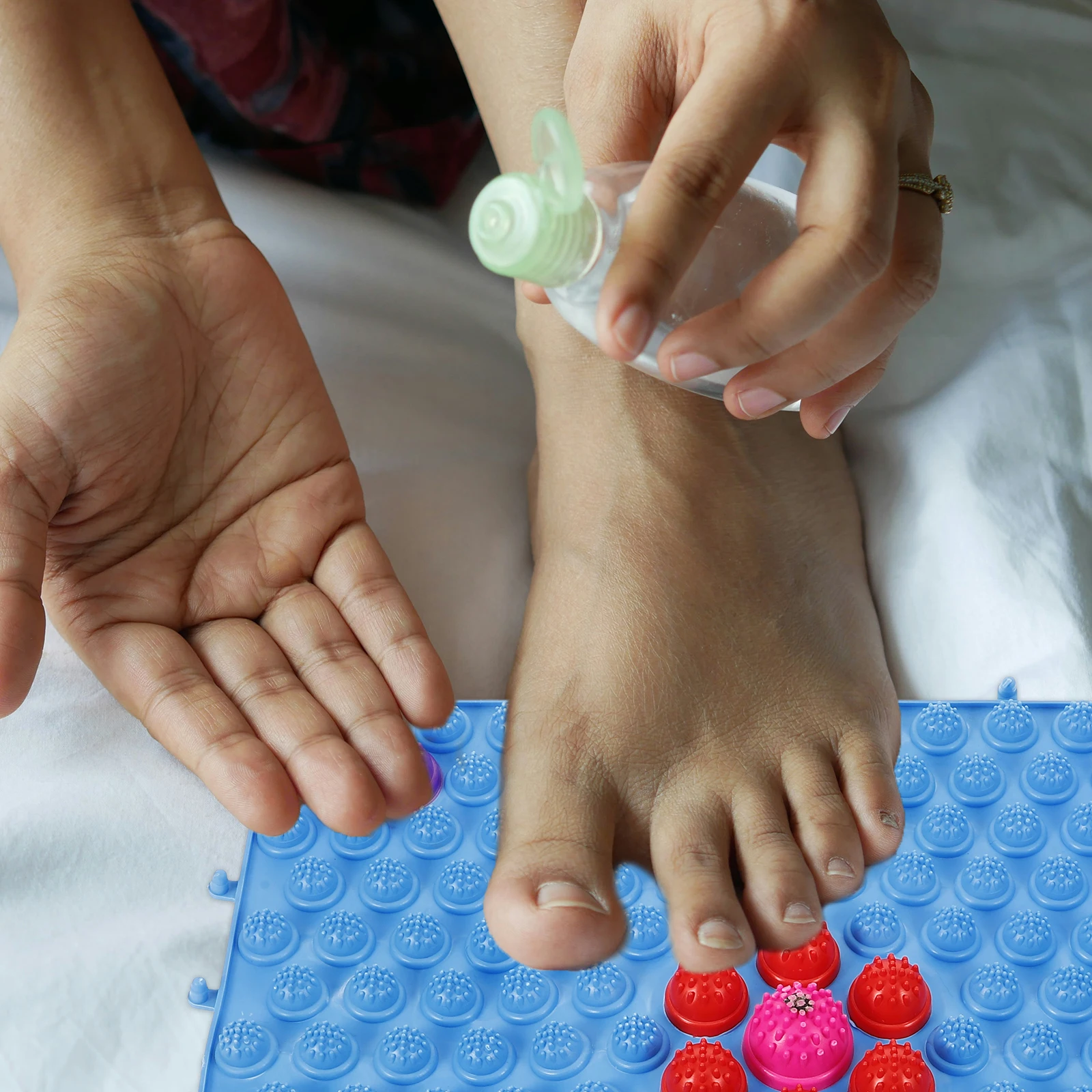 

Acupressure Foot Mat Thick Section Home Use Foldable Travel Safe Massager Toe Pressure Plate Blue Color Foot Sole Massage Tool