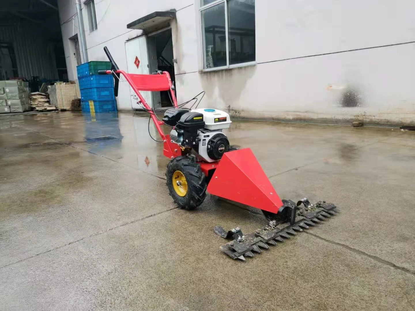 Easy To Operate 4 Stroke Motor Sickle Bar Mower Gasoline Push Type Walk Behind