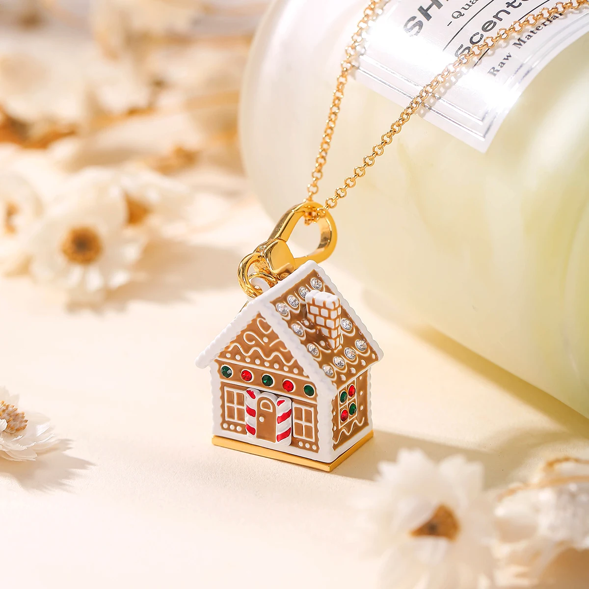 1Pc Exquisite Enamel Gingerbread House Pendant, Openable Candy Snow House Christmas Pendant Necklace,For Women Sweet Party Gifts
