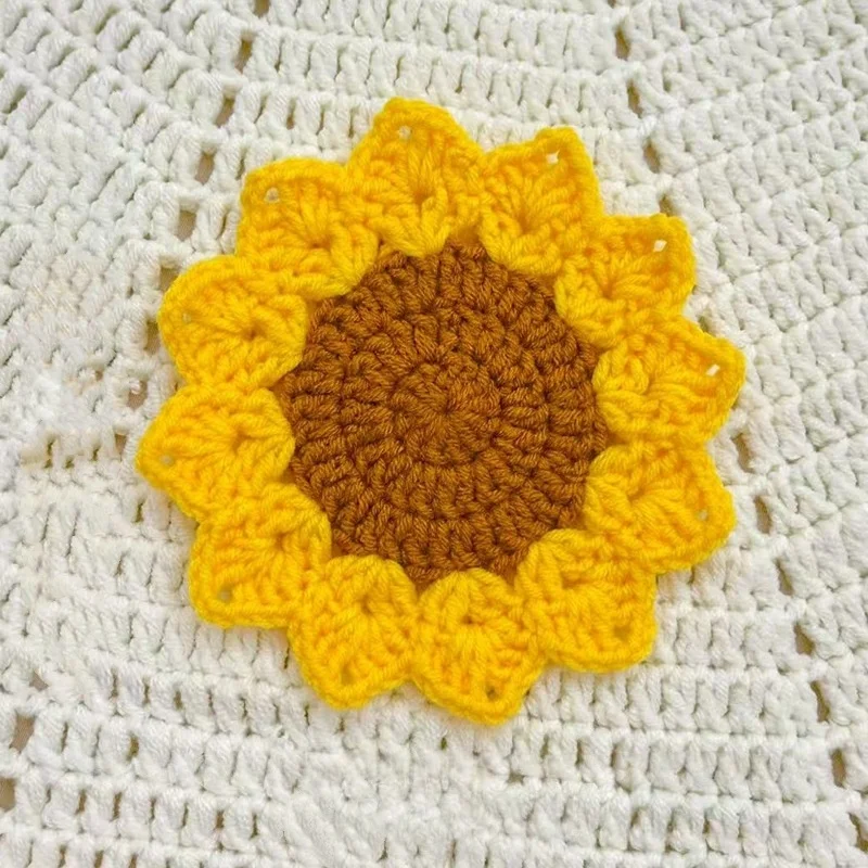 Handmade Crochet Coasters Animals Fruits Vegetables Themed Mini Hand-held Bouquets Table Protectors Small Flower Decor