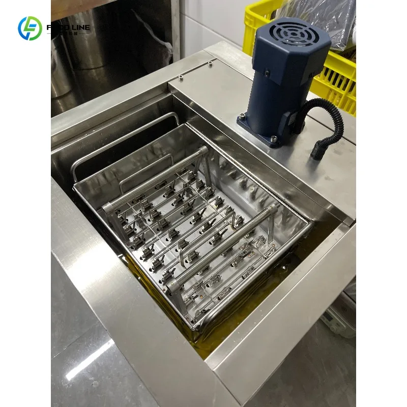 Customized Commercial Automatic Popsicle Maker 1200W Water-Based Environmental Friendly With 2 Molds For Fruit Pops
