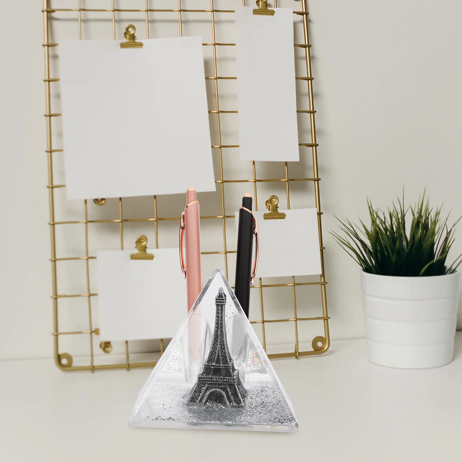 

1PC Silver Powder Eiffel Tower Pen Insert Acrylic Desktop Decor Bright Pyramid Shape nament Office Home Gift Student