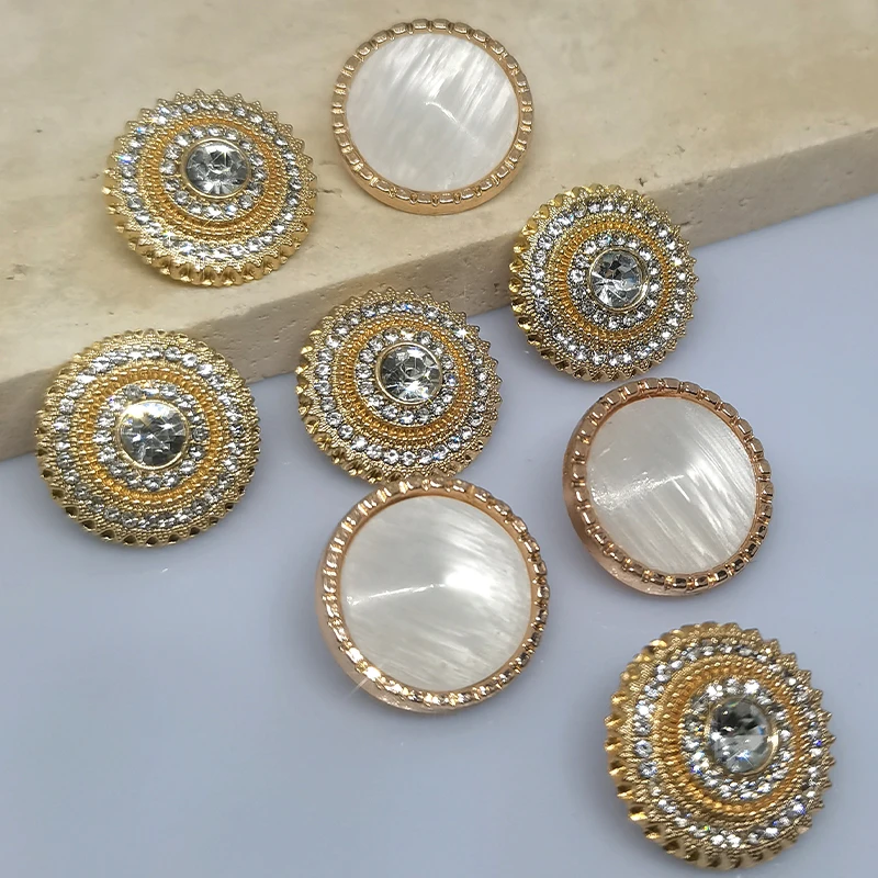 18MM Luxury Gold Metal Rhinestone Buttons Of Clothing Wholesale High Quality Round Fashion Decor Button Sewing Notions Apparel