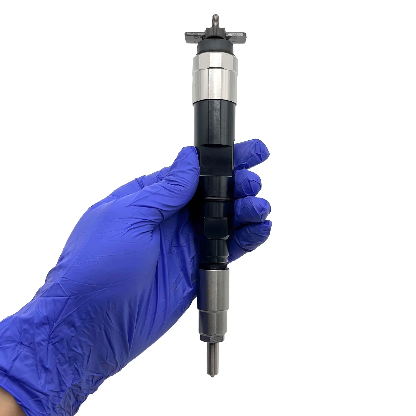 

Fuel Injector 095000-6480 RE529149 RE546776 DZ100221 for John Deere Engine 6090 Tractor 8120 8130 8295R 8320 8330 8420 8530