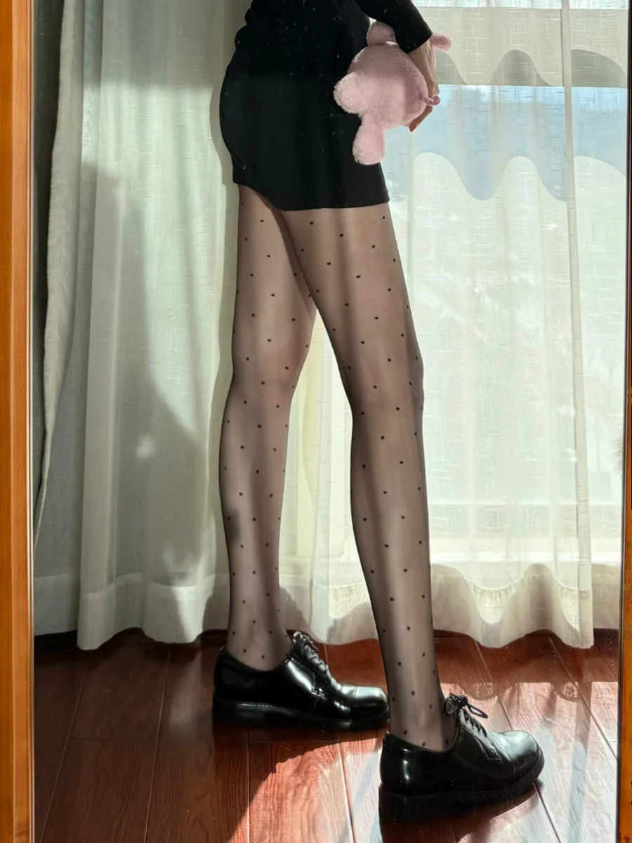 Ultra thin T-crotch, sexy polka dot, high transparency black stockings, seamless invisible round dot, beautiful leg pantyhose