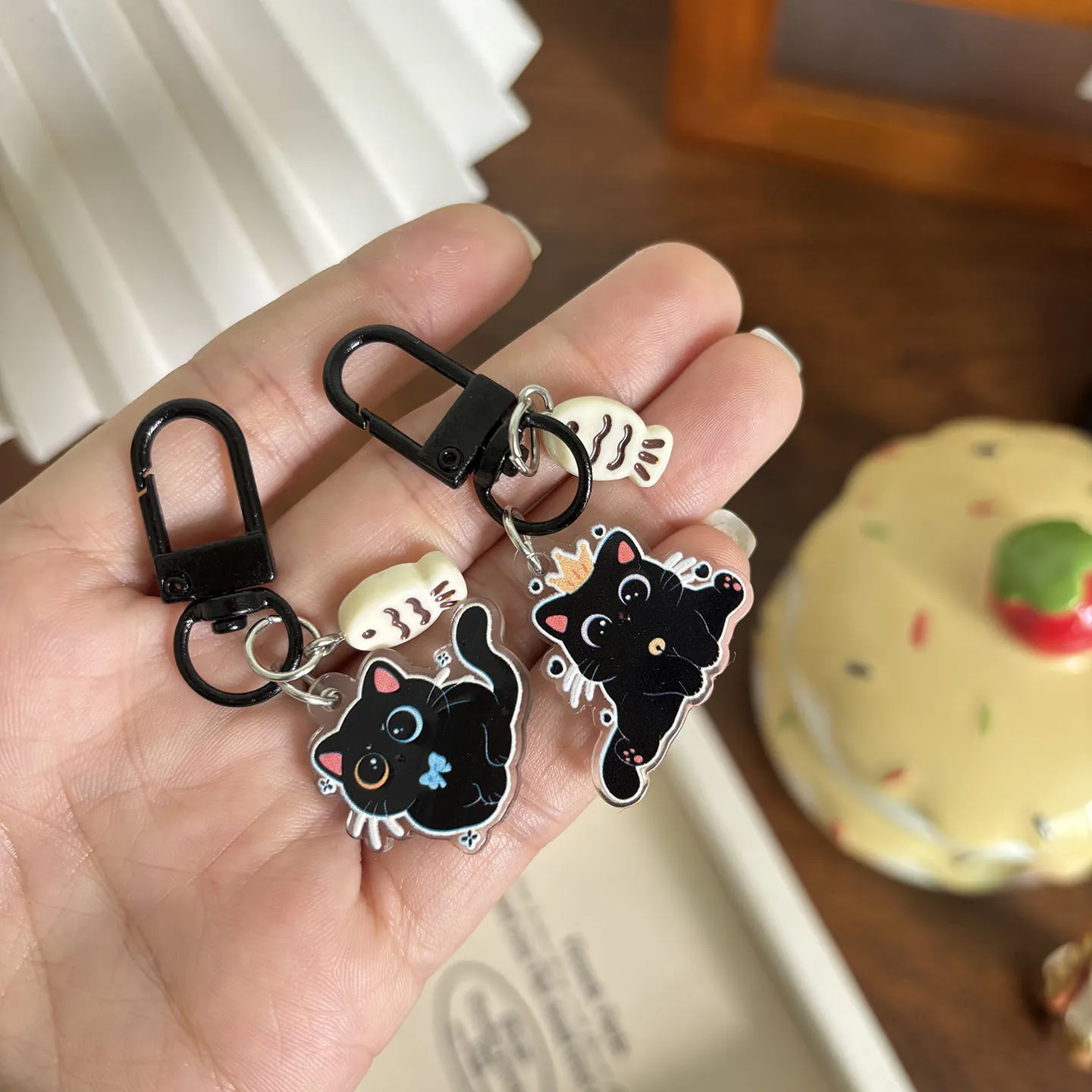 Cute Black Cat Little Fish Pendant Keychain Kawaii Kitten Acrylic Charms Keyring for Women Bag Pendant Key Ring Jewelry Gift