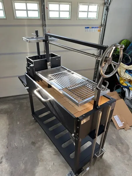 شواية فحم من الفولاذ المقاوم للصدأ قابلة للتعديل مع إشعال إلكتروني وعربة شواء خارجية فاخرة