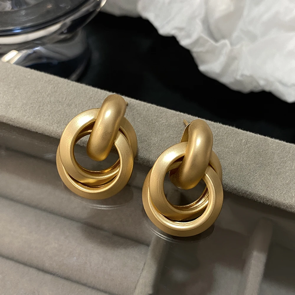 Popular Gold Color Matte Gold Color Twisted Stud Earrings for Women Geometric Earrings Fashion Jewelry Teen Gift