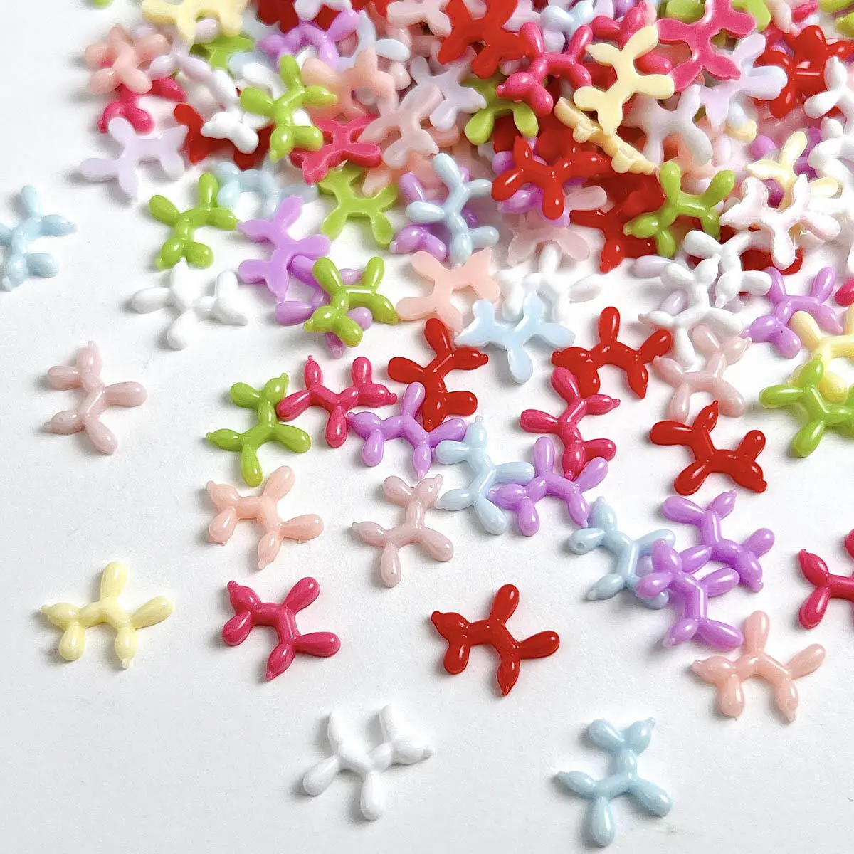 ตกแต่งเล็บเรซิ่น 3 มิติ ลายการ์ตูนสุนัขน่ารัก สีสันสดใส ตกแต่งเล็บแบบผสมผสาน ลูกโป่งสุนัขเคลือบเงา ชาร์มติดเล็บ เคสโทรศัพท์ ชิ้นงาน DIY สำหรับงานฝีมือ