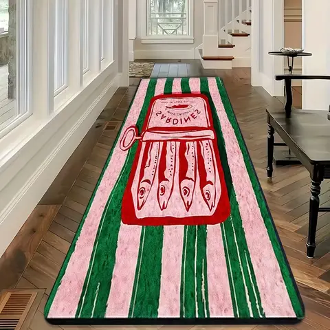 Zabawny dywan w kształcie sardynki, motyw czerwonej puszki na różowo-zielonym dywanie w paski, urocza mata podłogowa do dekoracji kuchni i przedpokoju.