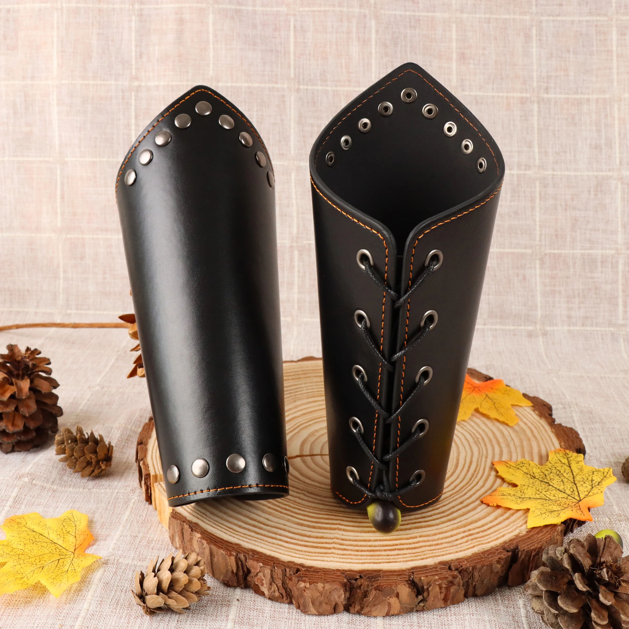 2PCS Medieval Archery  Leather Arm Guard Men Leather Bracers Arm Armor Cuff Gauntlet Wristband for Costume Party Decoration