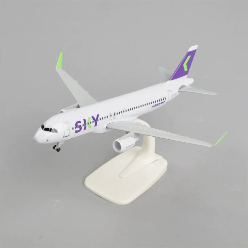 20cm Scale Metal Aircraft Chilean Sky Plane Model A320 Airlines Aircraft With Landing Gear Alloy Miniature Plane Aviation