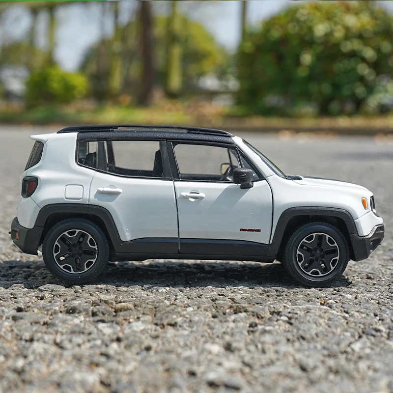 WELLY 1:24 Jeep Renegade Trailhawk SUV Alloy Car Model Diecast Metal Toy Vehicles Car Model Simulation Collection Childrens Gift