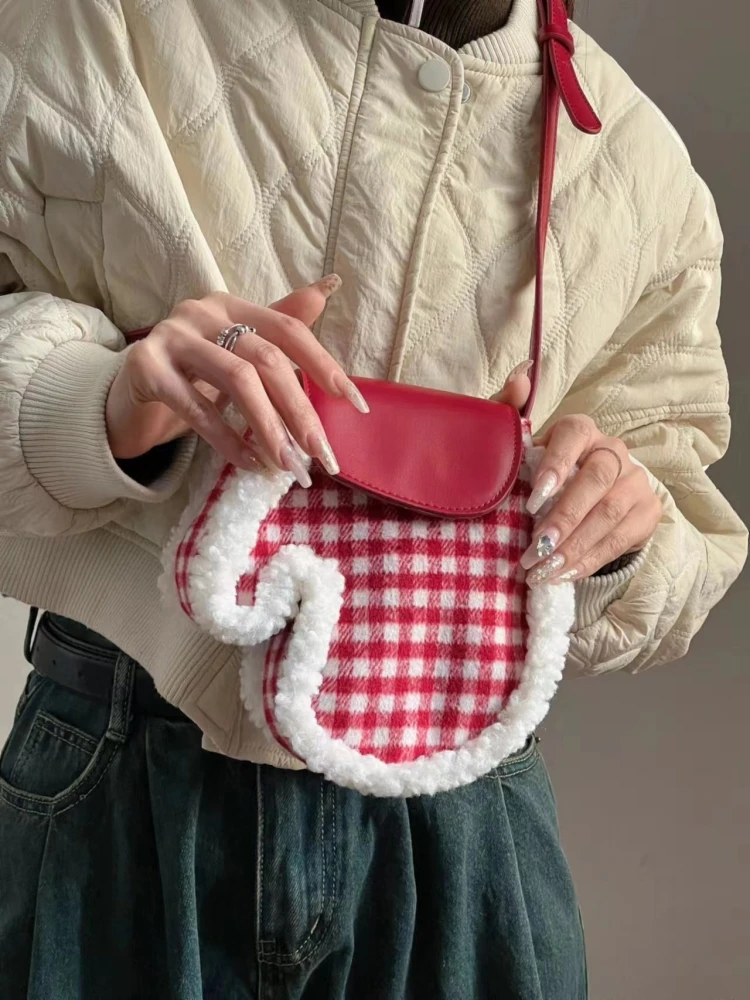 Winter Christmas Design Faux Plush Glove Bag Retro Cute Red Plaid Fabric Crossbody Bag Foreign Wind Flap Pocket Mobile Phone Bag