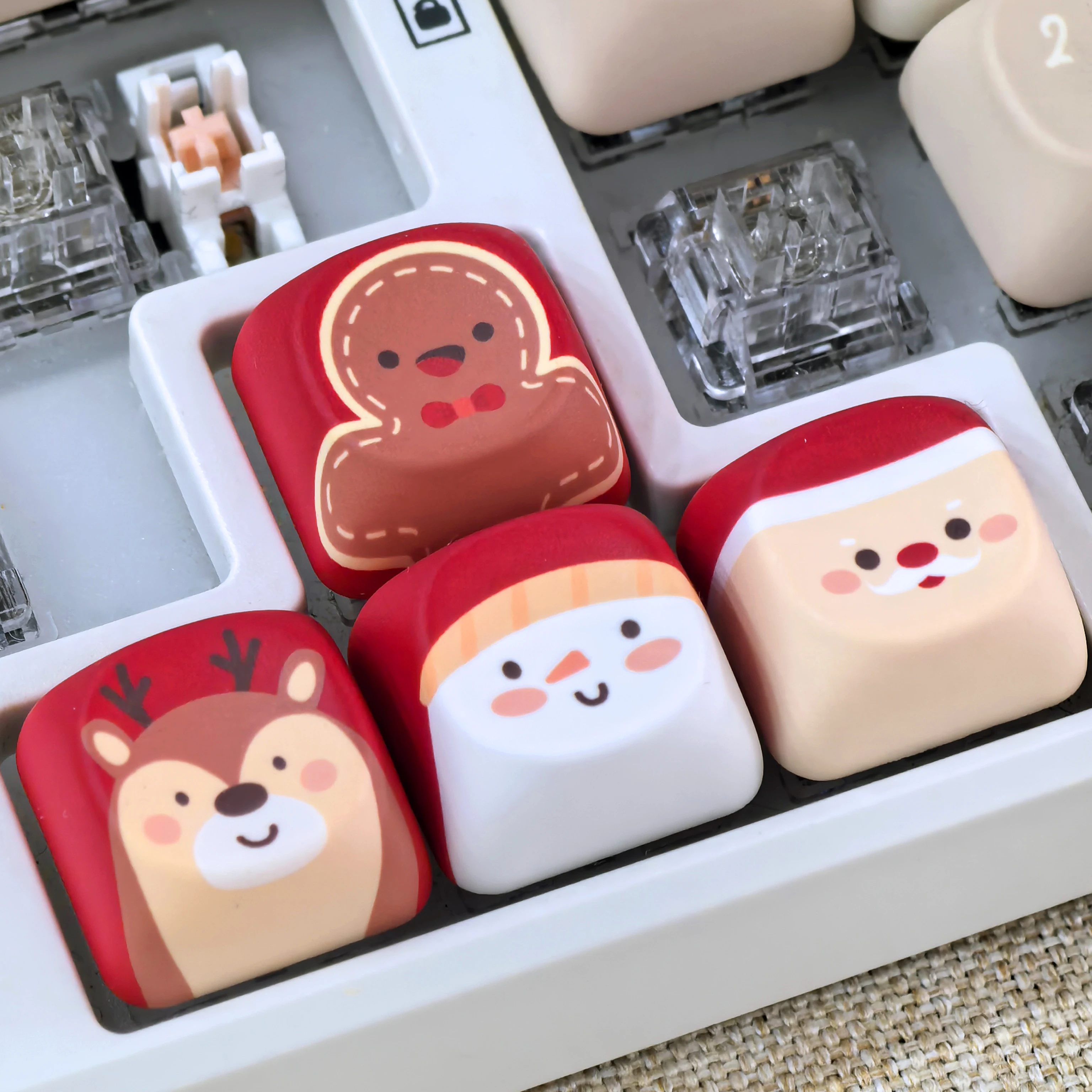 Christmas Keycaps 4Pcs Elk Santa Claus Snowman Red Cute Additional Key Direction Key Diy Personalized Keyboard Keycaps