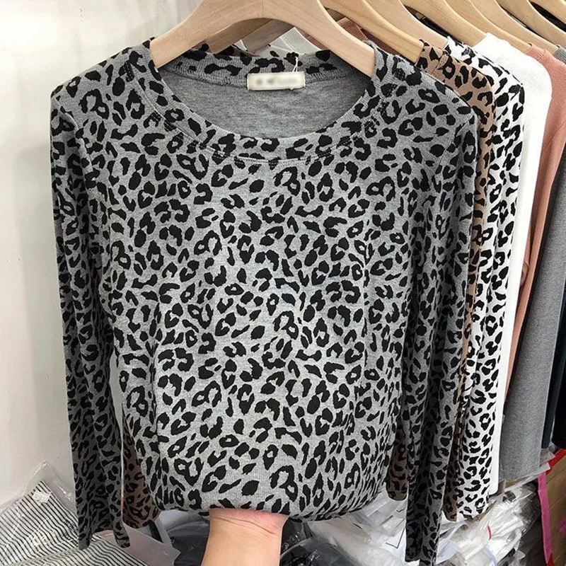 Long Sleeved Leopard Print T-shirt  Autumn Winter 2024 Women's Fashion Round Neck Slim Fit Top Simple Versatile Base Shirt