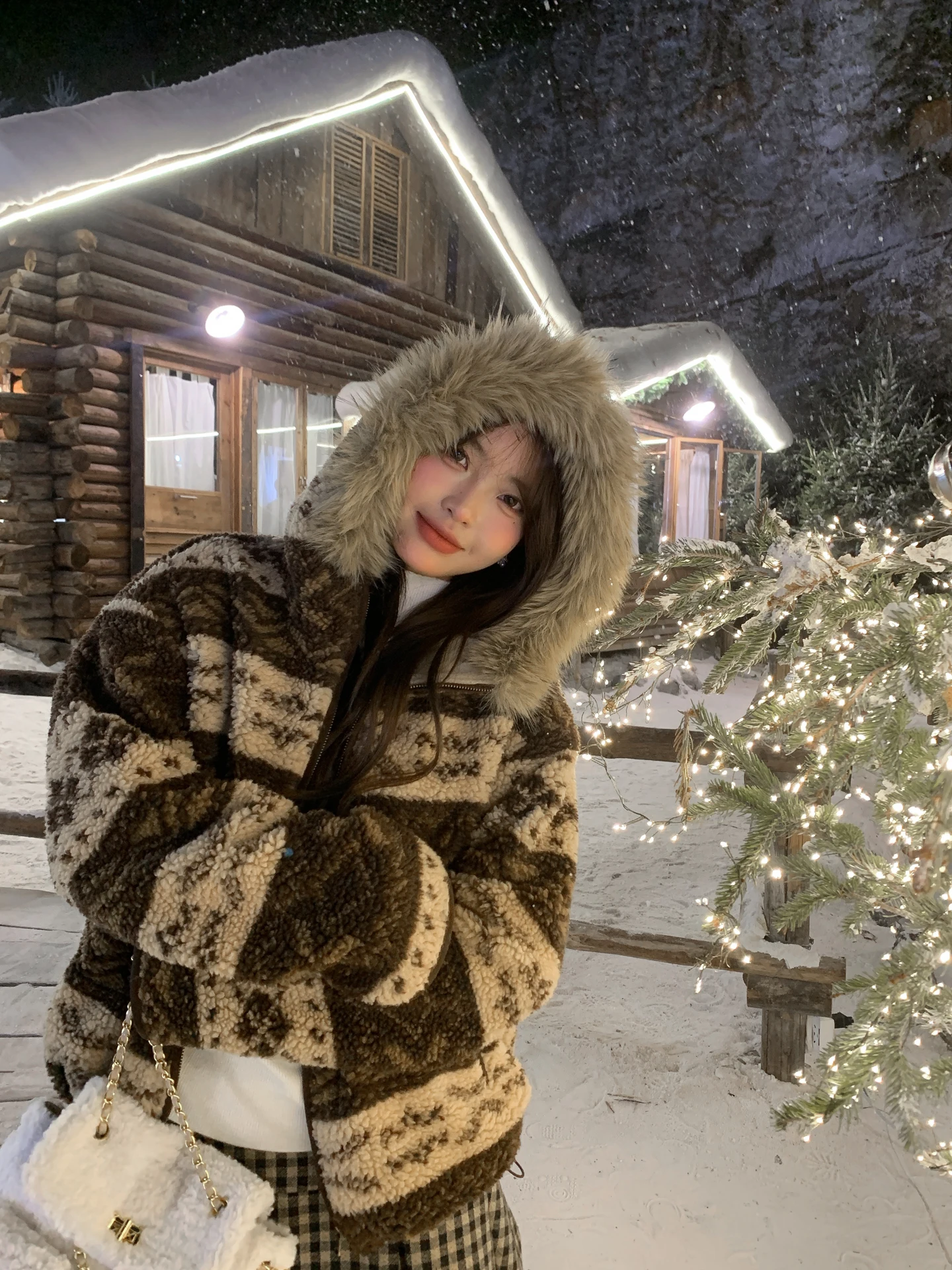 

Korean Sle Faux Lamb Fur Jaet with Hooded Casual Warmth Inner Fce Fair Isle Collar ort Coat for Women Zipper Closure