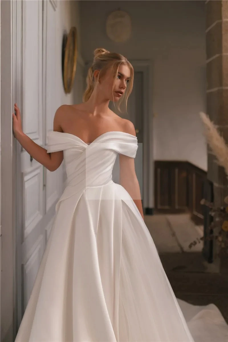 Elegante Satin-Prinzessin-Brautkleider, A-Linie, schulterfrei, Brautkleid, Falten, Brautkleider 2025, individuell gestaltet, Übergröße