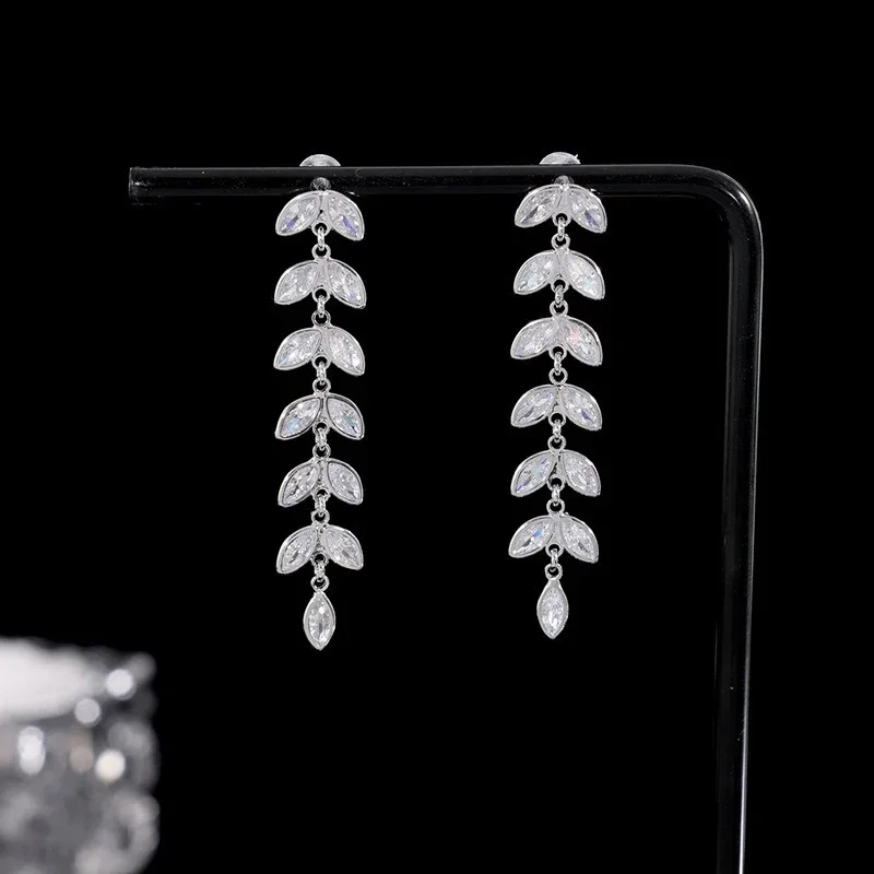 Huitan Sparkling Long Earrings for Women Full Shiny Cubic Zircon Attractive Wedding Party Jewelry Swanking Chic Ear Accessories