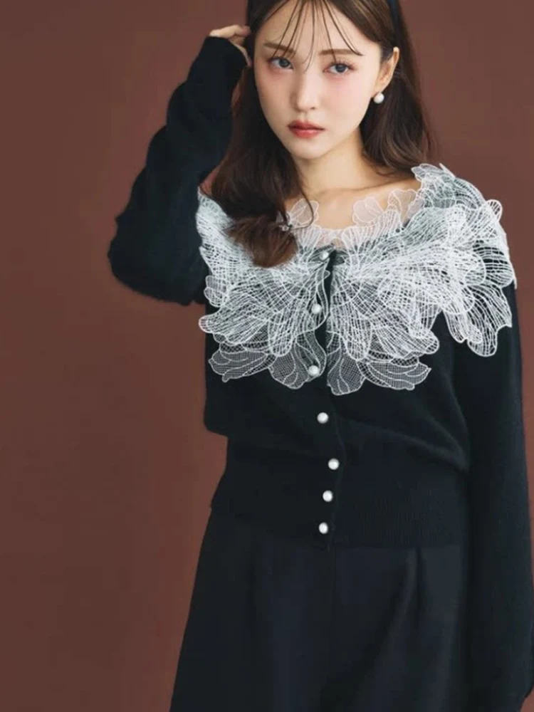 Elegant Vintage Women's Knitted Cardigan Pearl Button V-Neck Lace Trim Long Sleeve Classic Style Outerwear Top