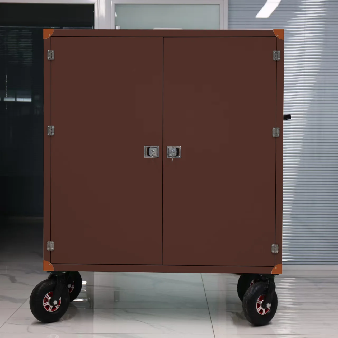 Latest Customized Steel Horse Tack Box Portable Tack Trunk Locker Stable Cabinet
