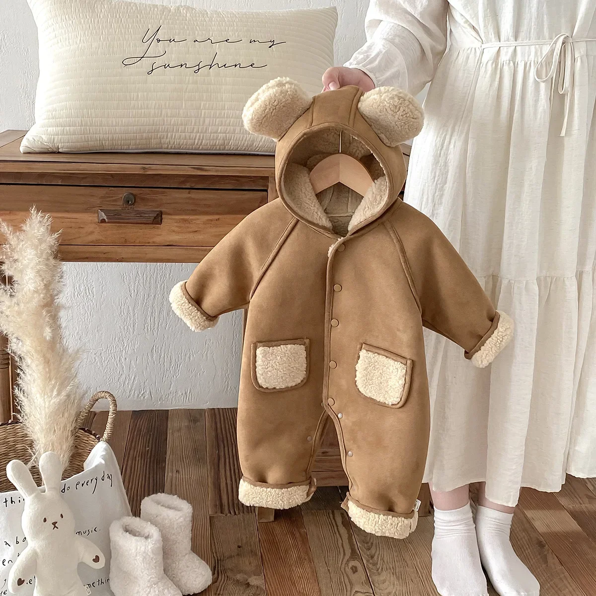 Baby Jumpsuit Winter Plush Insulation for Boys and Girls Baby Winter Stylish Fur Integrated Outdoor Rompers