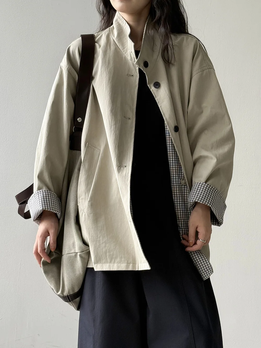 

SuperAen пальто средней длины в английском стиле для женщин с воротником-стойкой, осенние новые однотонные пальто трапециевидной формы с длинными рукавами