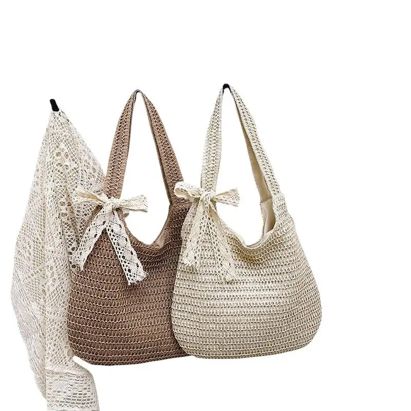 Gewebte Stroh-Schultertasche mit süßer Schleifendekoration, geräumigem Innenraum für den Sommer, den Strand, den täglichen Einkauf und den Urlaub. – Detail 6