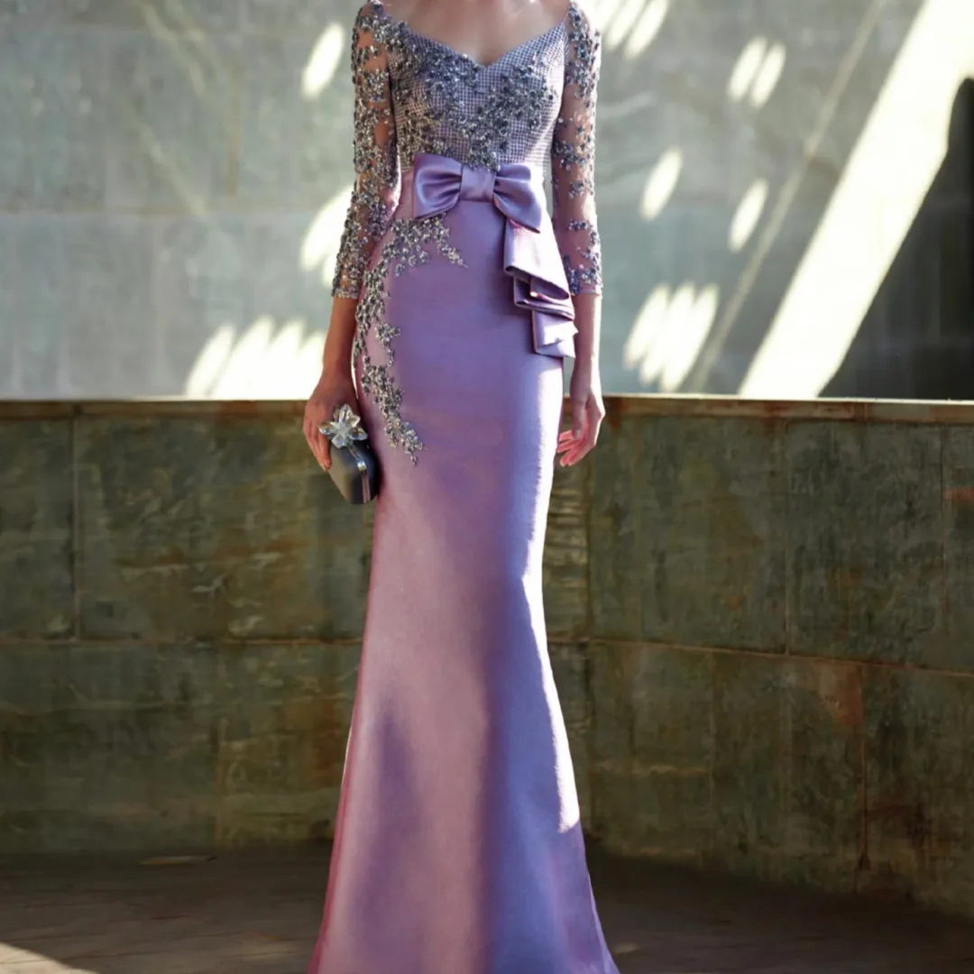 

Lavender Lace Mother Of The Bride Dresses Long Sleeves V Neckline Floor Length Satin Evening Gowns Mermaid Appliqued Wedding