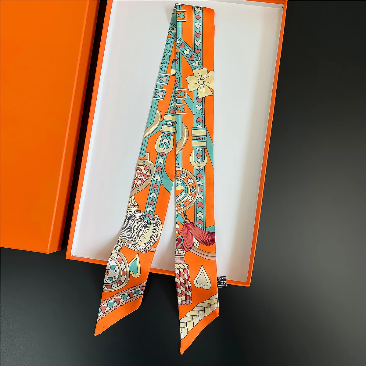 Wunderschöner Sattel-Twill-Seidenschal für Damen, modischer Schal, luxuriöser dünner Taschenschal, Markendesign, Foulard, Halstuch, Haar-Stirnband