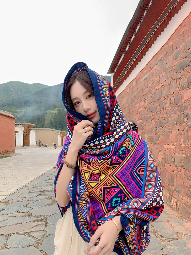 

Summer Beach Women's Scarf Ethnic Sle Sunscreen Beach Cover up Faionable Versatile Silk Scarf awl Polyester Fabric Rect...