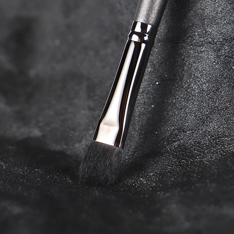 Piccasso Pennello per trucco grigio 707 Pennello per ombretto medio Pennello per sbavature per ombretto viso professionale in legno massello di pelo di scoiattolo morbido