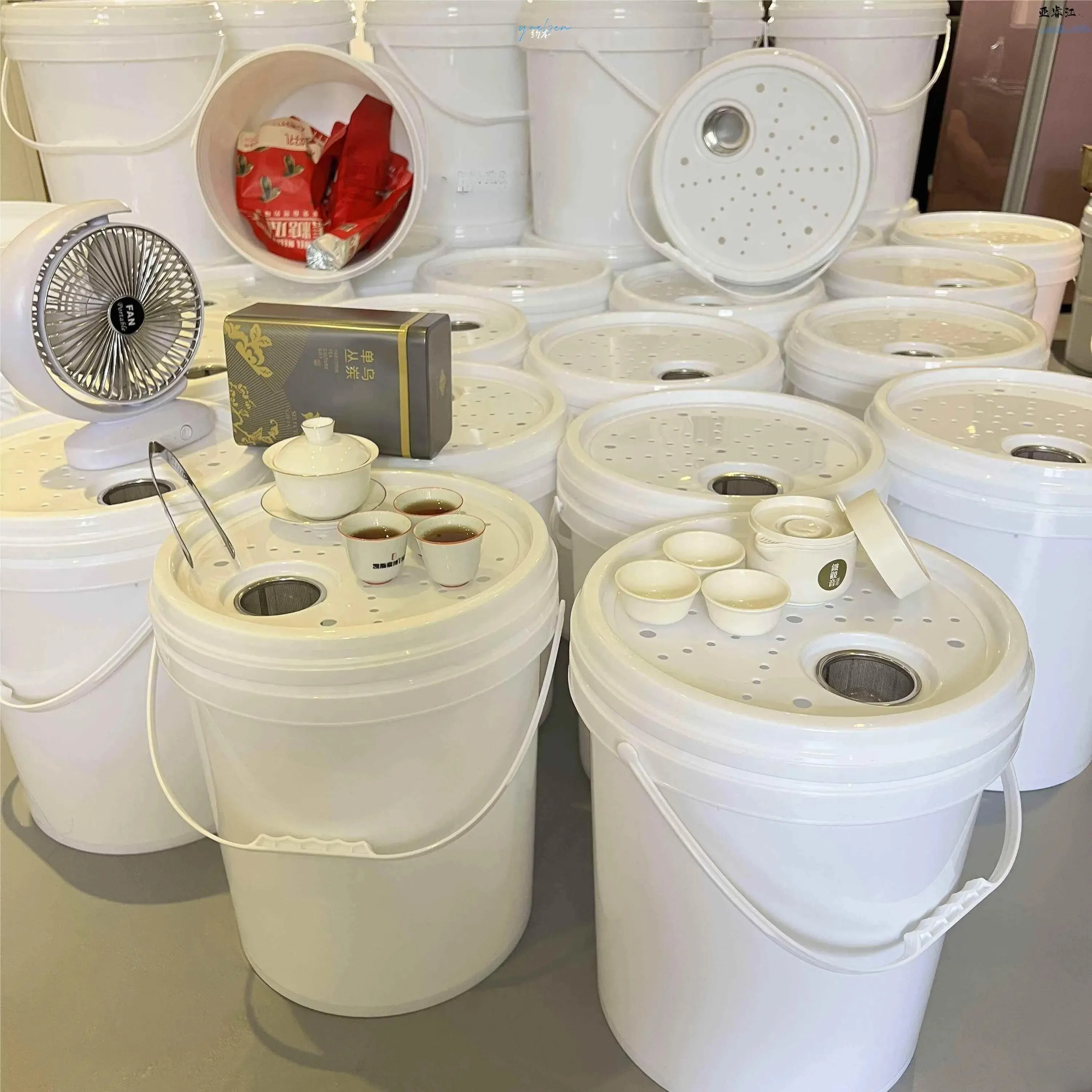 Tragbarer Kunststoff-Teekübel  – Coffee Without Equipment Bewertung und Preis