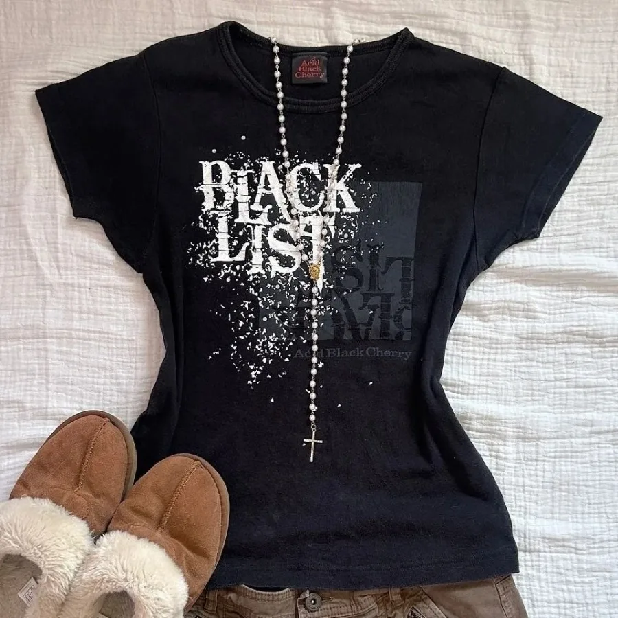 Koszulka damska z nadrukiem liter w stylu punk amerykańskim, wykonana w 100% z czystej bawełny, ciemna, dopasowana, seksowna, w stylu nostalgicznym streetwear, modna na lato.