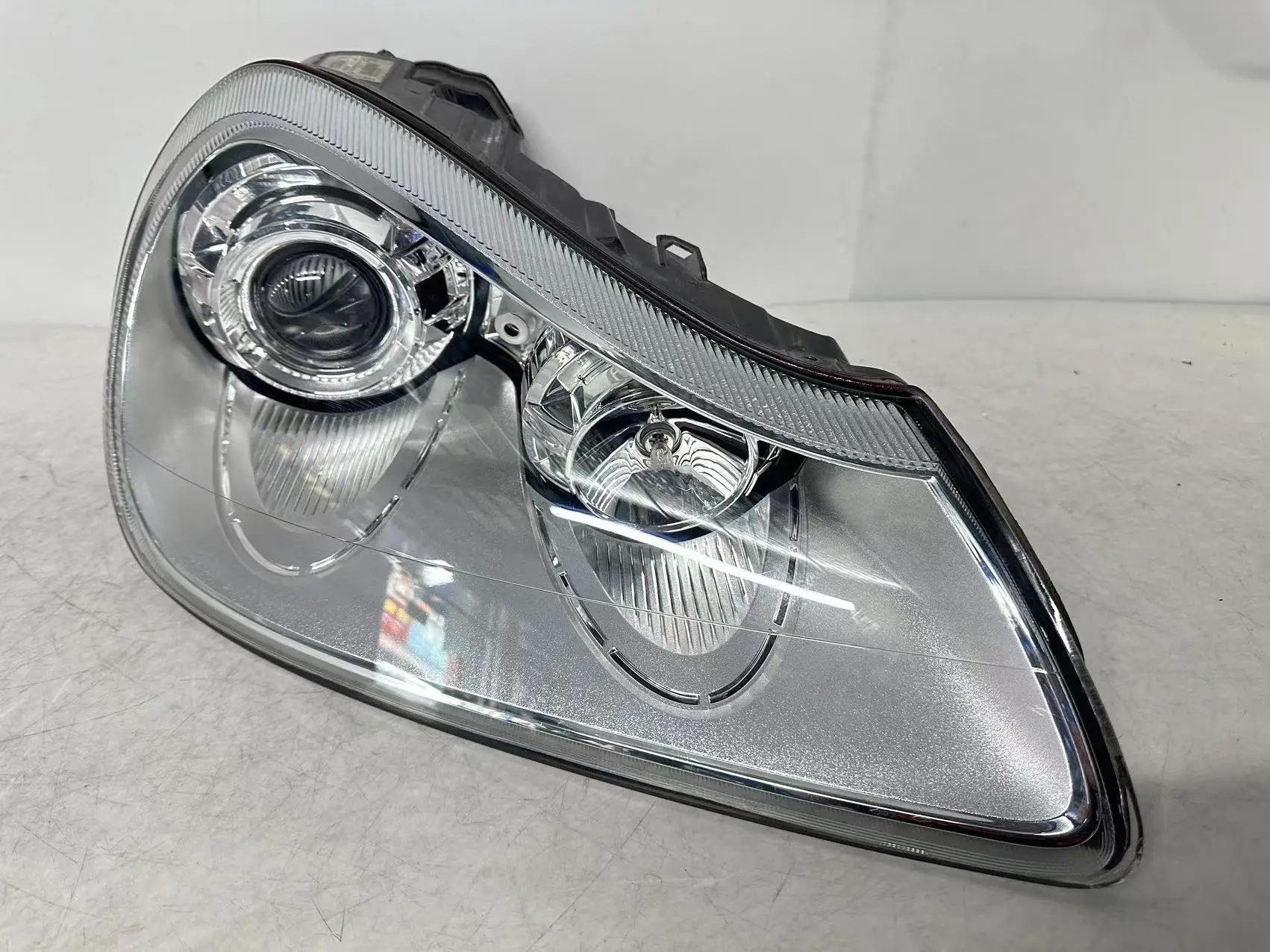 

For Porsche Cayenne Automatic Lighting System Xenon Headlamps Suitable for 2007-2009 Models Car Part Accessory