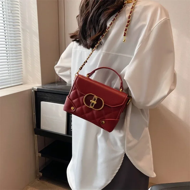 New Autumn Simple and Fashionable Portable  Chain Small Square Bag Casual Messenger Bag Shoulder Bag Women Purse