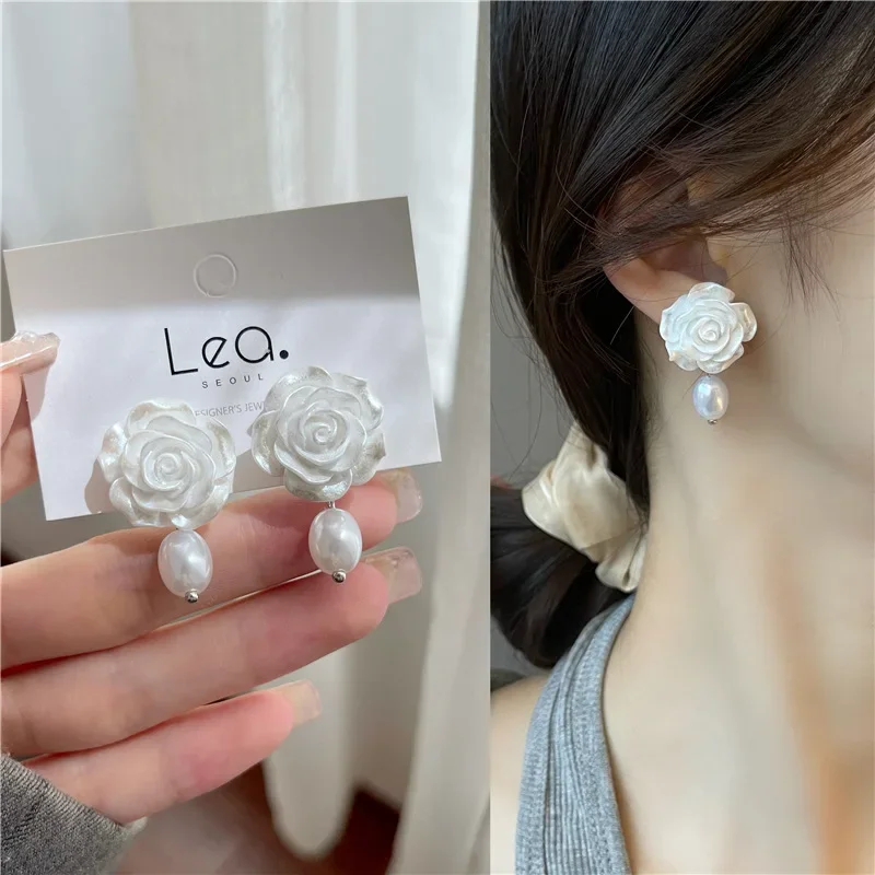 Summer Fairy Petals No Pierced Ear Clip Earrings Female Korean Style Temperament Retro White Flower Rose Clip on Earrings