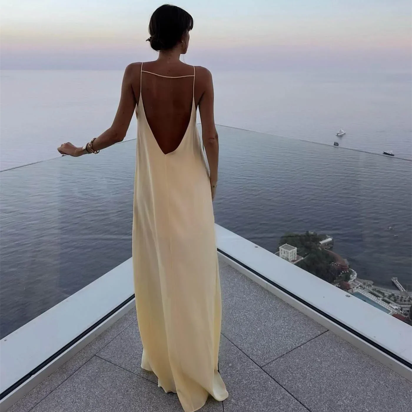 Sexy rückenfreies Satin-Maxikleid für Damen, modisch, ärmellos, weiblich, solide, schlanke Kleider, 2025, Sommer-Dame, weiße Strand-Urlaubsroben